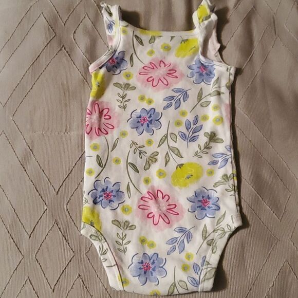 Two Carter's  Infant Girl's Sleeveless Bodysuit Size 6-9 Months - Picture 4 of 12